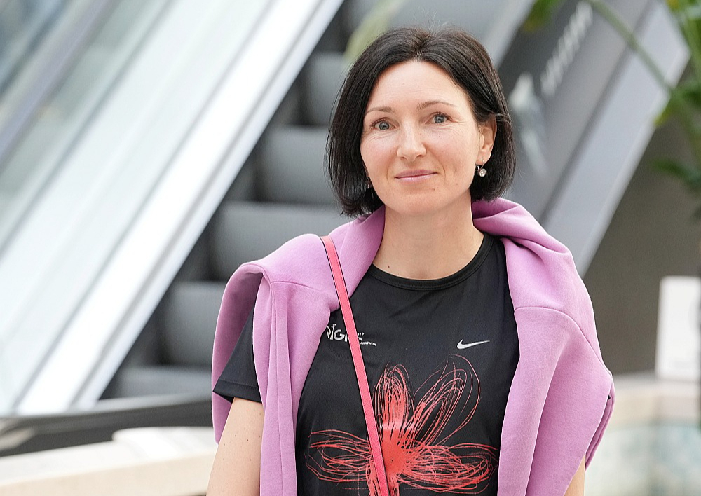 Titulētā Jeļena Prokopčuka daudzus gadus bijusi Rīgas maratona vēstnese, arī šogad savam pirmajam maratonam vai pusmaratonam palīdz sagatavoties 12 programmas "Mans pirmais maratons" dalībniekiem. Tāpat Jeļena pirmo reizi Rīgas maratonā pati skries garāko – 42,195 km – distanci.