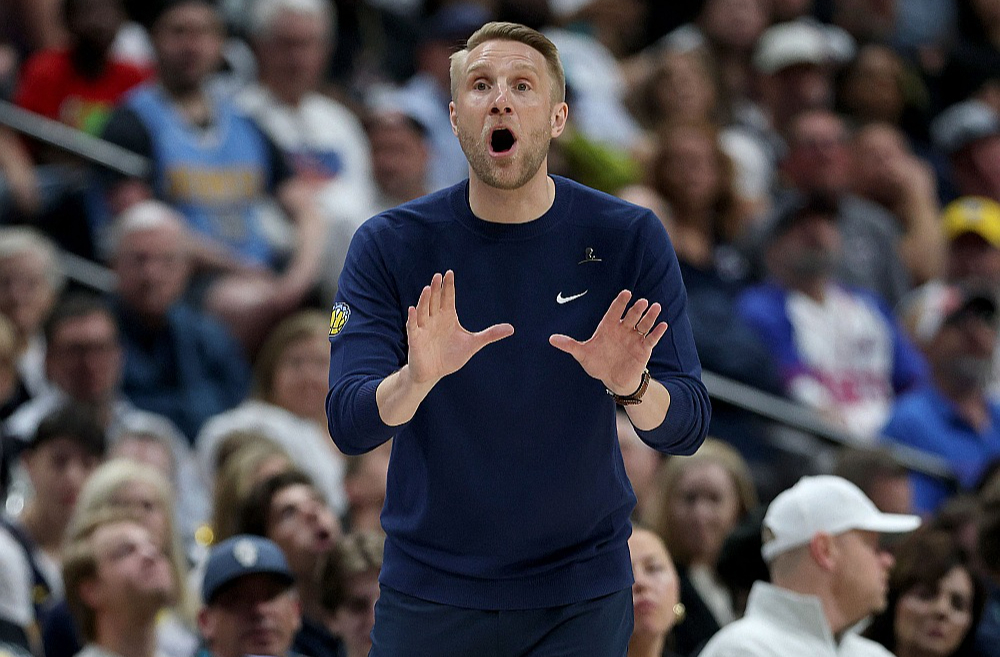 Tomass Īsalo paveica ko nebijušu eiropietim, pirmās sezonas laikā Ziemeļamerikā kļūstot par NBA komandas Memfisas "Grizzlies" galveno treneri.