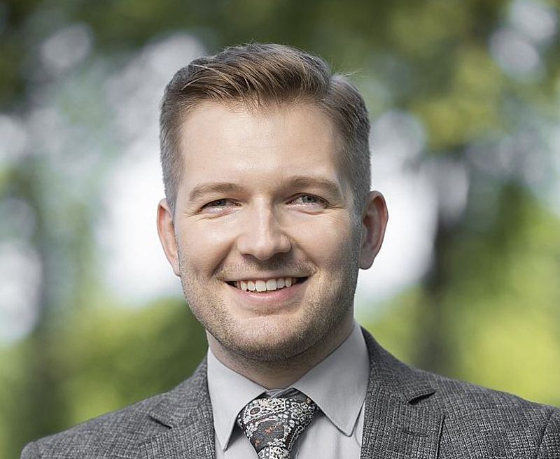 Lauksaimnieks un lauksaimniecības lobists Valters Zelčs: "Cilvēki nebrauc prom no laukiem tāpēc, ka viņiem nepatiktu lauki. Viņi brauc prom tāpēc, ka tur nav iespējas nopelnīt pienācīgu iztiku."