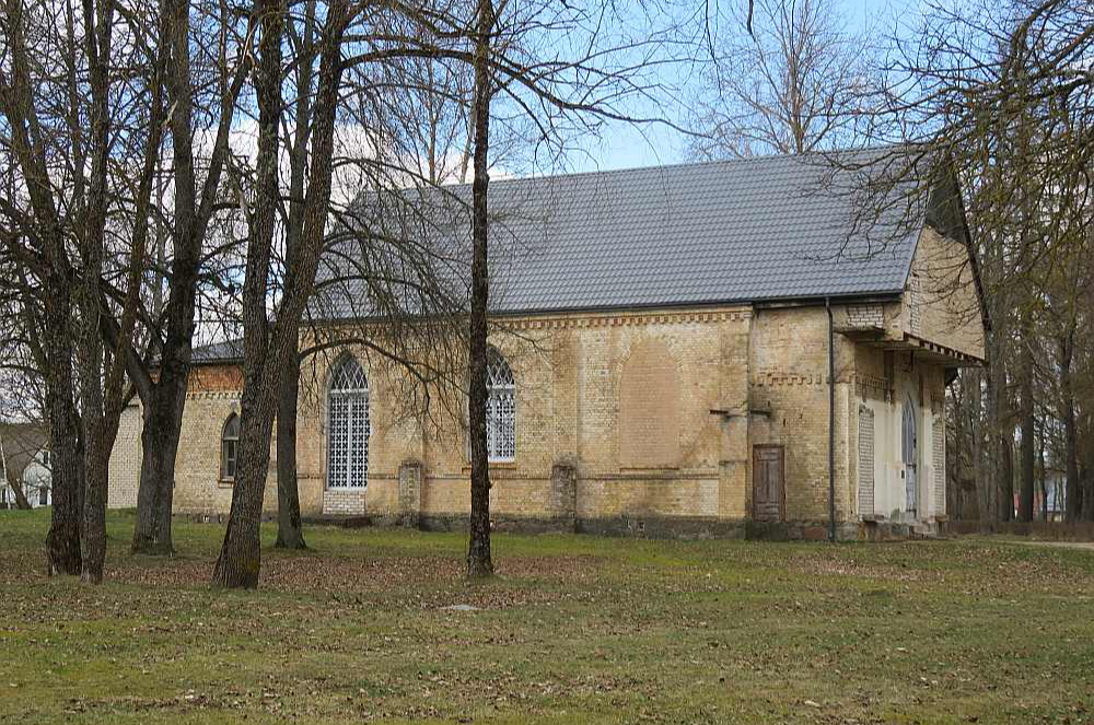 Luterāņu baznīca, kas padomju laikā kalpoja par kinoteātri.