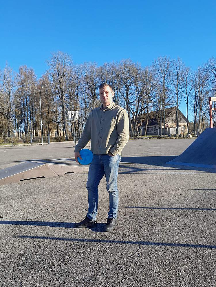 Juris Vorkalis kaļ plānus par starptautiska līmeņa disku golfa laukuma izveidi.