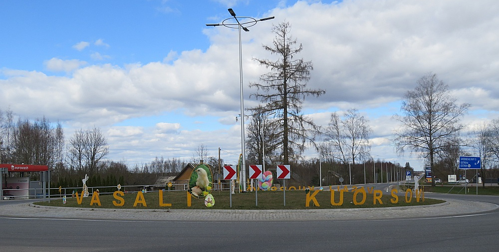 Iebraucot Kārsavā, ceļinieks tiek sveicināts latgaliski.