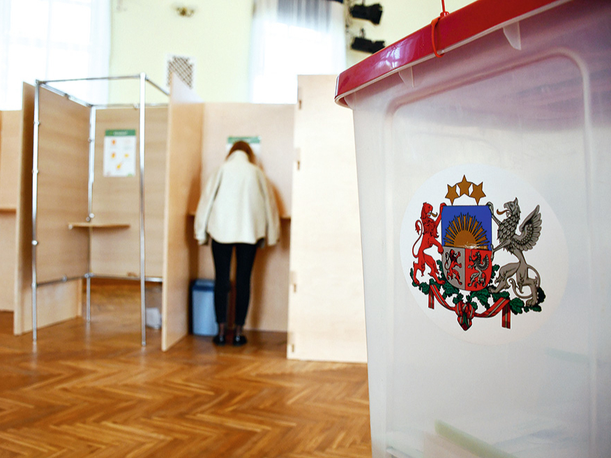 Kopumā visā Latvijā šajās vēlēšanās strādās 948 vēlēšanu iecirkņi.