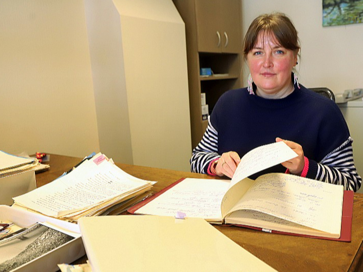 Latvijas Nacionālā vēstures muzeja Tautas frontes muzeja nodaļas vadītāja Anna Zeibārte: "Žēl, ja pēc tuvinieku nāves piederīgie izmet aizgājēja dokumentus, un prieks, ka Alberta Bela gadījumā tā nav noticis."
