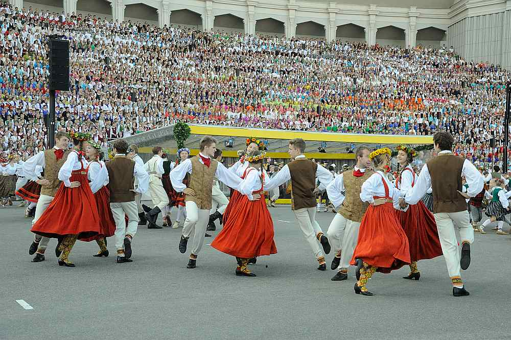 Šovasar XIII Latvijas Skolu jaunatnes dziesmu un deju svētkos piedalīsies vairāk nekā 35 000 bērnu un jauniešu.