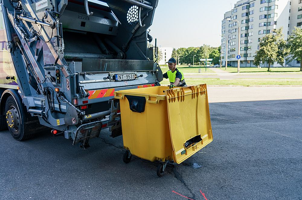 Sadzīves atkritumu konteinerā drīkst izmest tikai to, kas nav bīstams.