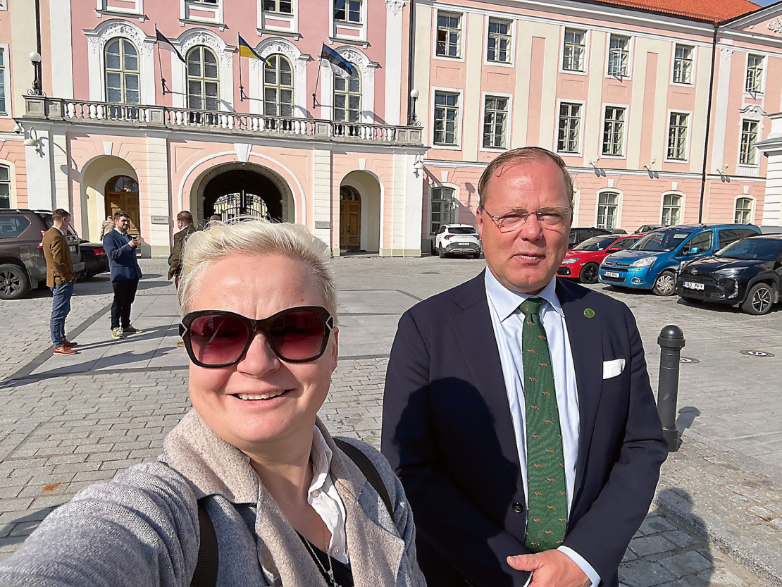 Kopā ar Eiropas Medību un dabas aizsardzības asociāciju federācijas (FACE) jauno prezidentu Laurensu Hūdemakeru Tallinā pie Igaunijas parlamenta. Baltijas valstu mednieku asociācijas tikās, lai pārrunātu aktuālo. Šādas tikšanās ir ļoti svarīgas, lai varētu turpināt aizstāvēt mednieku intereses.