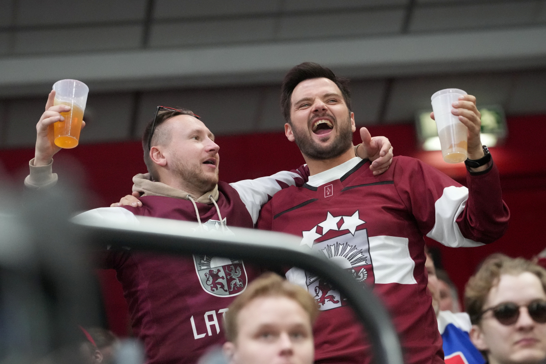 Latvijas hokeja līdzjutēji.