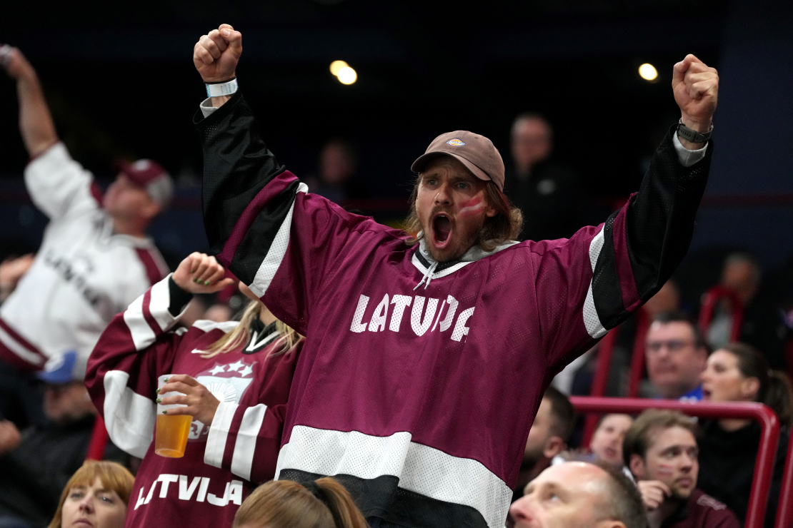 Latvijas hokeja līdzjutēji.