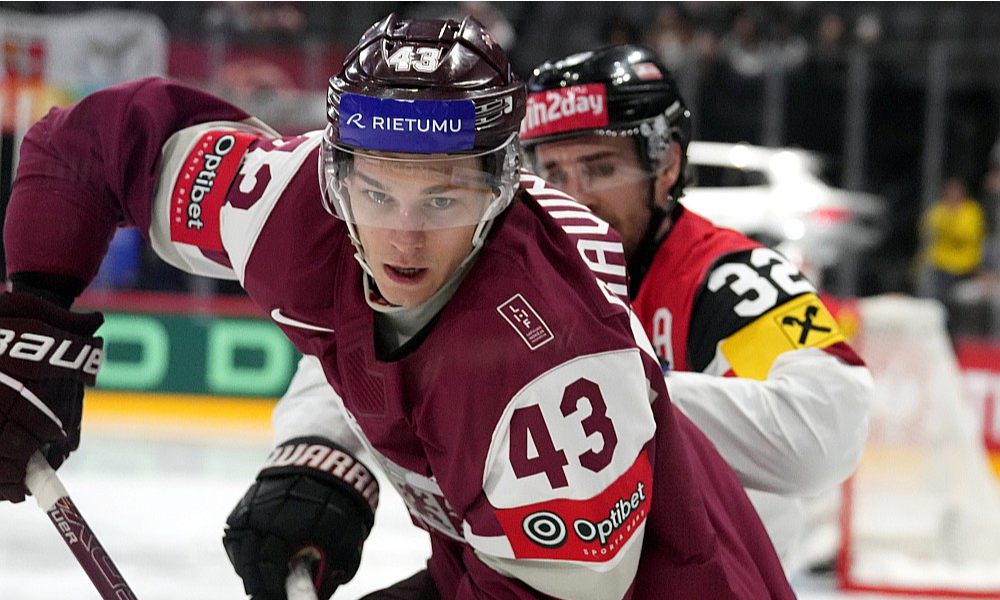 Anrī Ravinskis ar savu sniegumu pasaules čempionātā pārliecināja NHL kluba Vankūveras "Canucks" pārstāvjus, kas viņam uz nākamajiem diviem gadiem ir piedāvājuši darbu.
