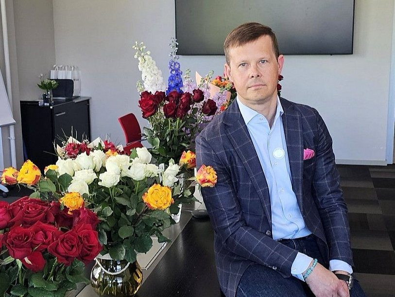 Pagājšnedēļ Rīgas Austrumu klīniskās universitātes slimnīcas valdes priekšsēdētāja Normunda Staņēviča pēdējā darbadienā daudzi darbinieki izteikuši viņam pateicību ar ziediem.
