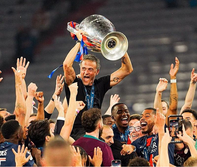 Luiss Enrike divu sezonu laikā Parīzes "Saint-Germain" aizvedis līdz septiņām trofejām. Dominance Francijā jau ir ierasta, bet nu izdevies uzkāpt arī Eiropas klubu futbola virsotnē.