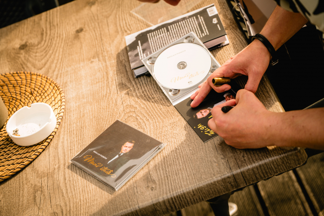 Nikolajs Puzikovs prezentē jaunu albumu.