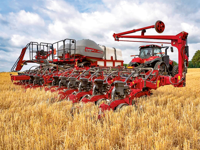 'Case IH' kombains testēšanas gaitā.