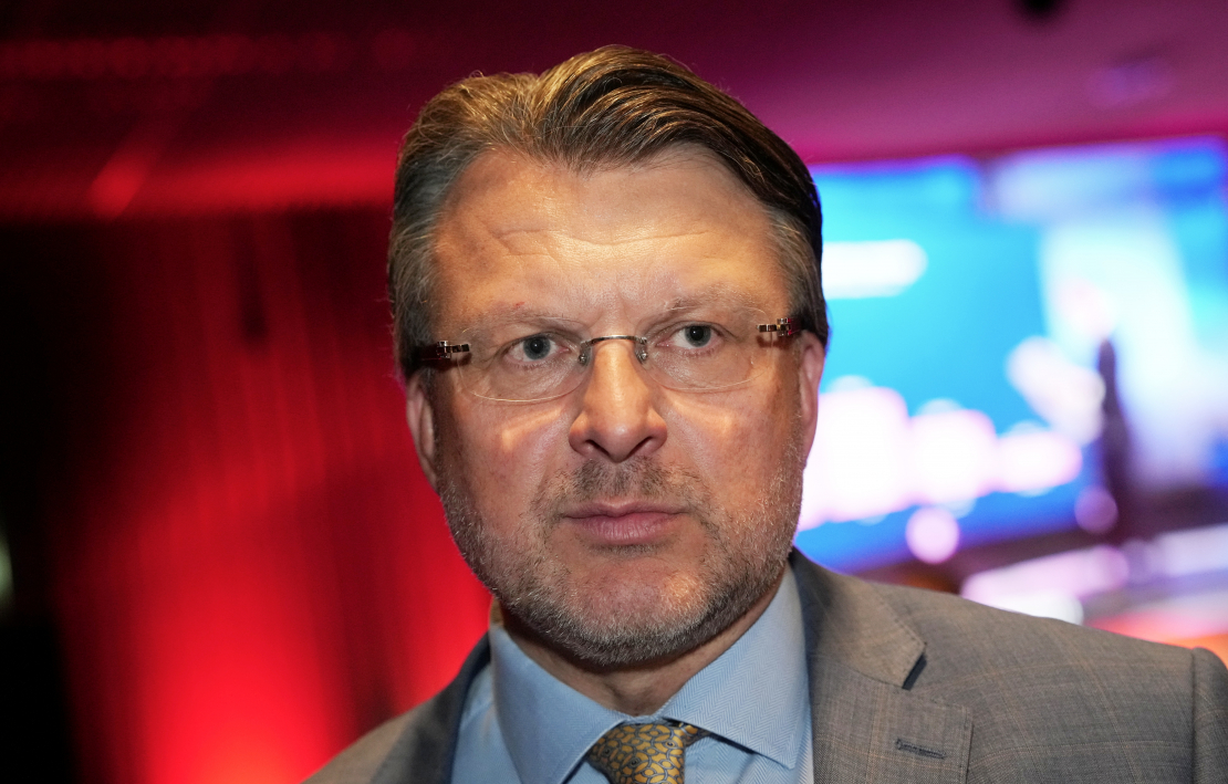 "Latvija pirmajā vietā!" Rīgas mēra amata kandidāts Ainārs Šlesers.