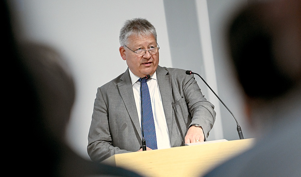 Vācijas izlūkdienesta BND šefa Bruno Kāla ieskatā, neskatoties uz Donalda Trampa politiku, ASV izlūkdienesti par Krievijas agresivitāti nobažījušies "paldies dievam, ne mazāk kā mēs".