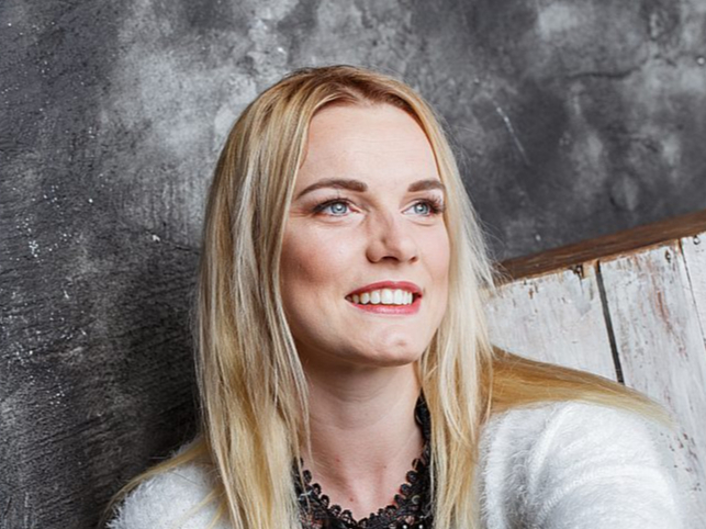 Alise Kindzule-Dunavska: "Katru savu grāmatu esmu rūpīgi izauklējusi, uzskatu, ka tā ir mana misija – palīdzēt un noderēt."