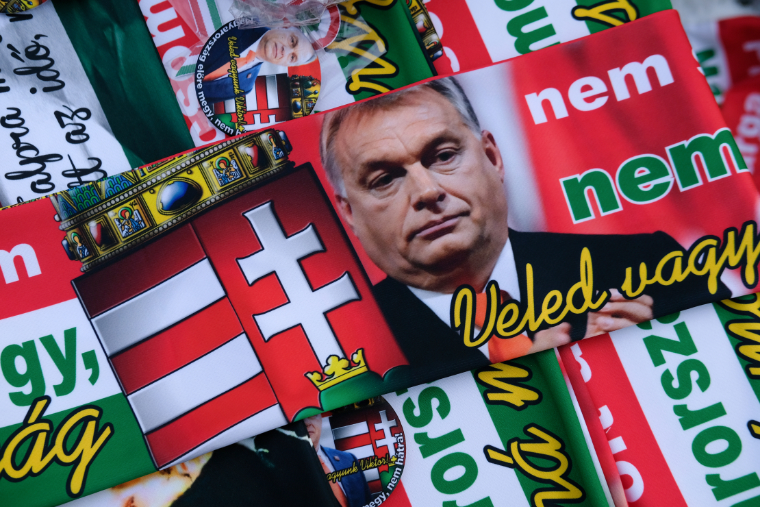 Ungārijas premjerministra Viktora Orbāna partija "Fidesz" ir guvusi stabilu sabiedrības atbalstu un vairākkārt uzvarējusi vēlēšanās.