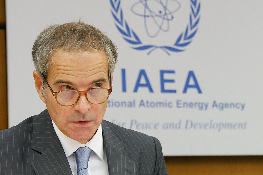 ANO Starptautiskās Atomenerģijas organizācijas vadītāja Rafaela Grosi ieskatā, Irānai būtu jāatļauj organizācijas speciālistiem apmeklēt sabombardētos kodolobjektus, lai
novērtētu stāvokli.