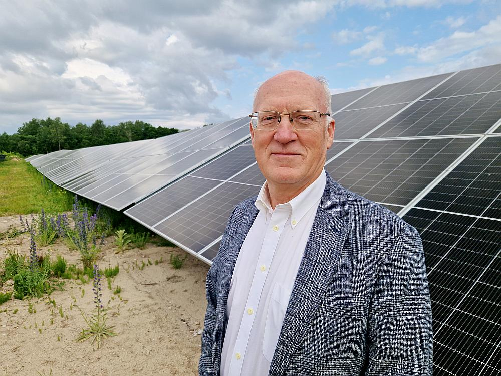 "Tie mērķi, kurus saules enerģijas projektu attīstībā Enerģētikas stratēģijā līdz 2050. gadam tiek plānots sasniegt līdz 2050. gadam, tiks sasniegti jau nākamā gadā," secina Alnis Bāliņš.
