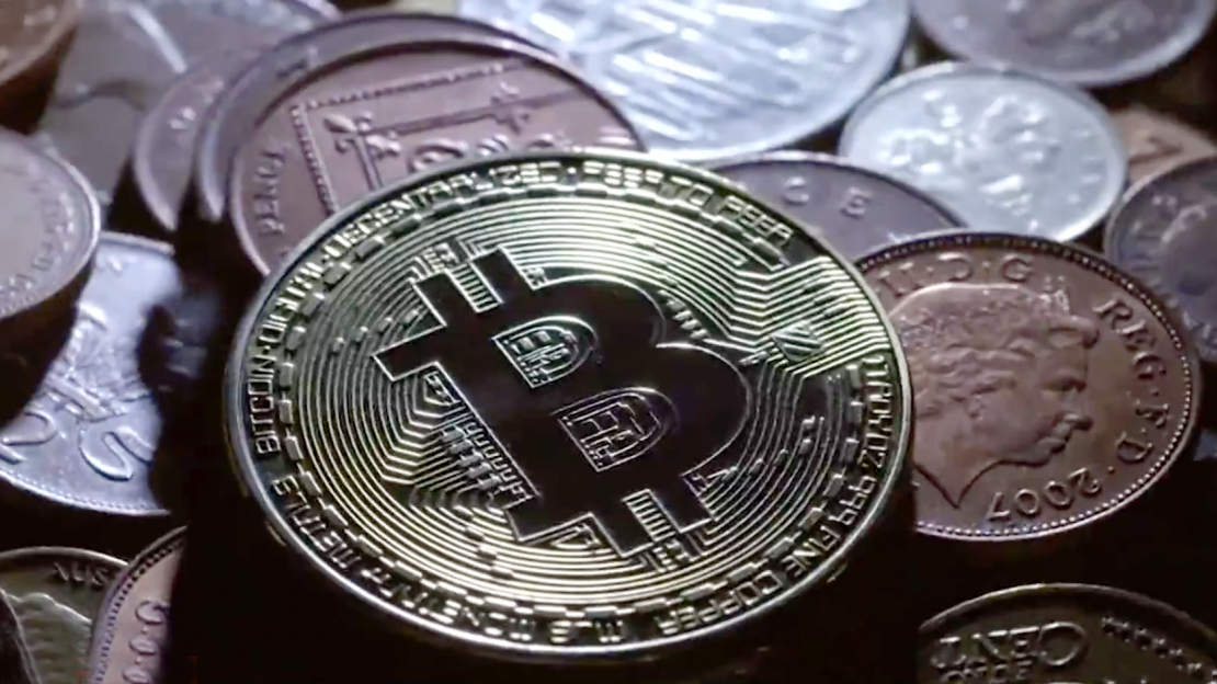 Viena no būtiskākajām Bitcoin priekšrocībām ir tā decentralizācija – to nekontrolē neviena organizācija vai centrālā institūcija.