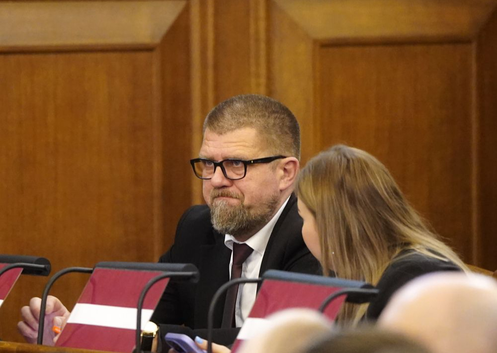 Deputāts Viktors Pučka Saeimas sēdē 2024. gada aprīlī.