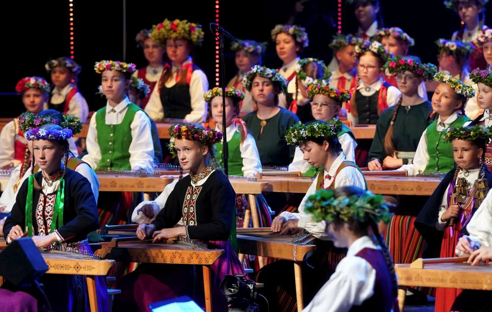 XIII Latvijas Skolu jaunatnes dziesmu un deju svētku Kokļu mūzikas koncerta ģenerālmēģinājums "Dzīslojums" ģenerālmēģinājums Dailes teātrī.