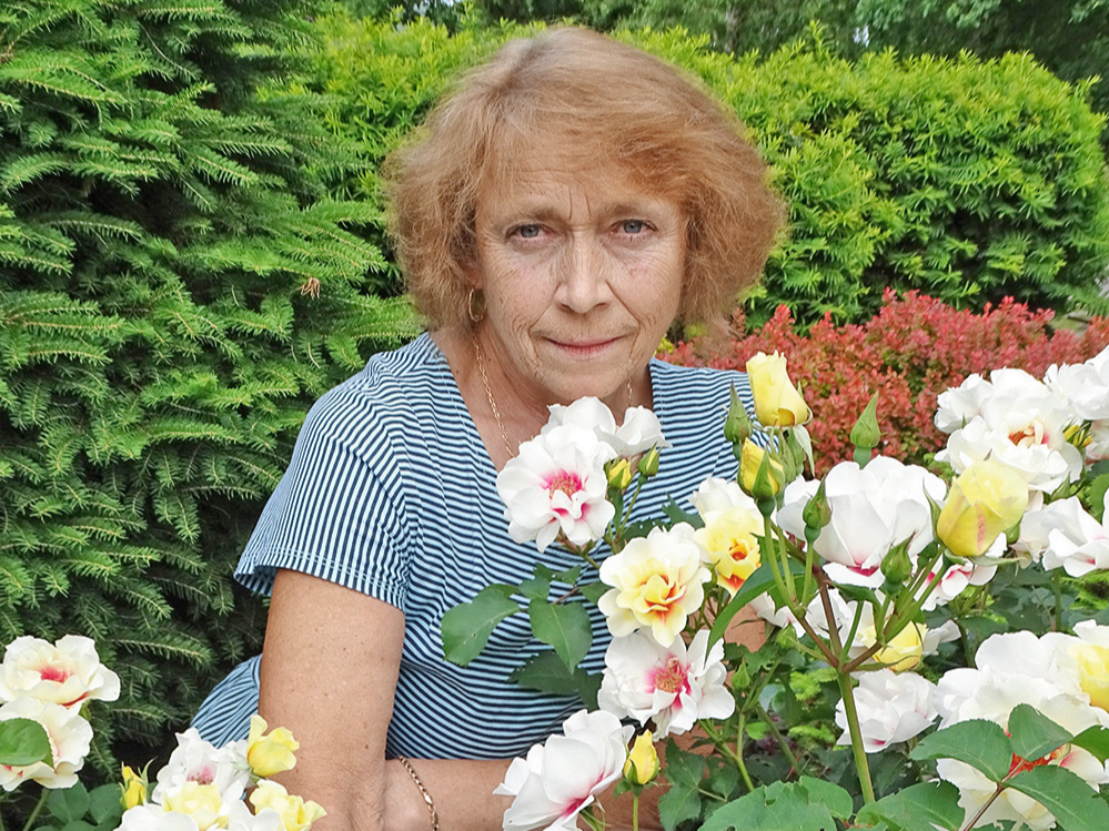 Dārza saimniece Indra Dombrovska.