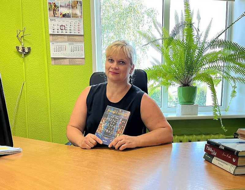 Varakļānu tautas bibliotēkas vadītāja Līga Sondore.