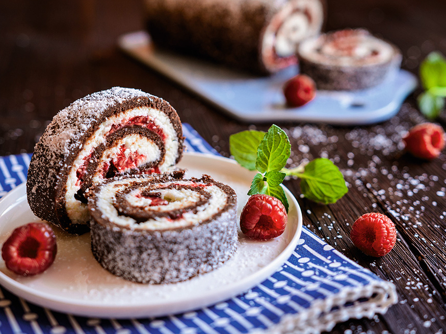 Biksvīta rulete ar kakao.