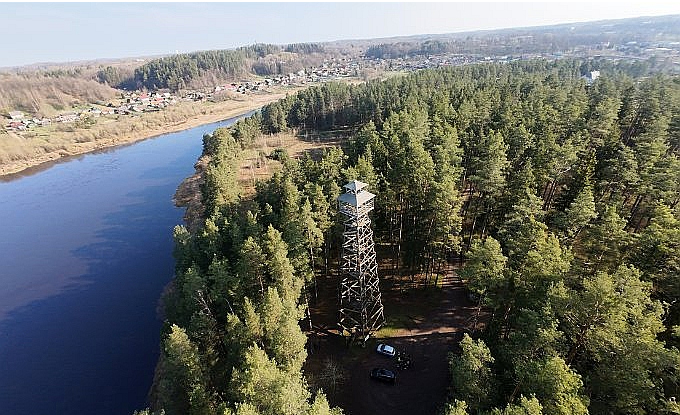 Priedaines skatu tornis Krāslavā.