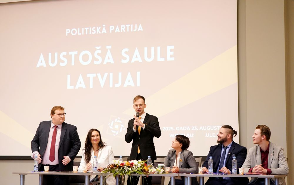 Partijas "Austošā saule Latvijai" dibināšanas pasākums VEF Kultūras pilī 2025. gada 23. augustā.