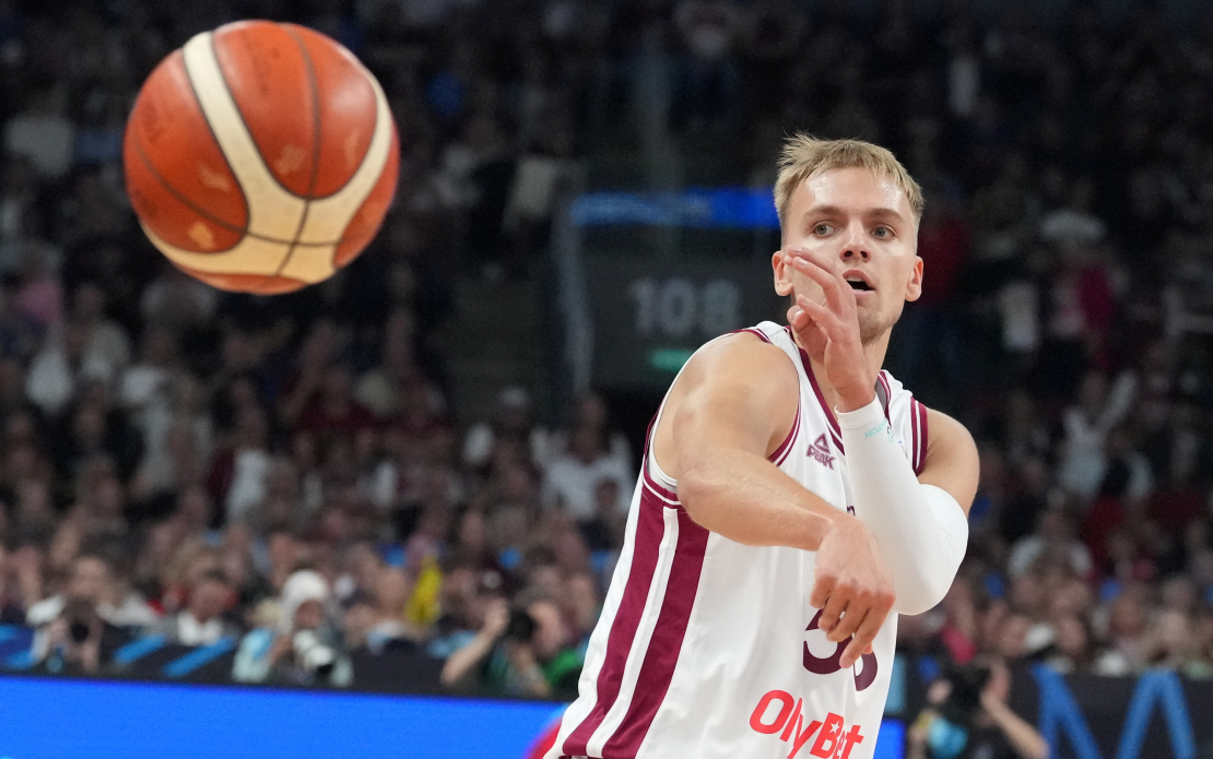 Eiropas čempionāta finālturnīra A apakšgrupas spēle basketbolā vīriešiem starp Latvijas un Turcijas valstsvienībām. Artūrs Žagars.