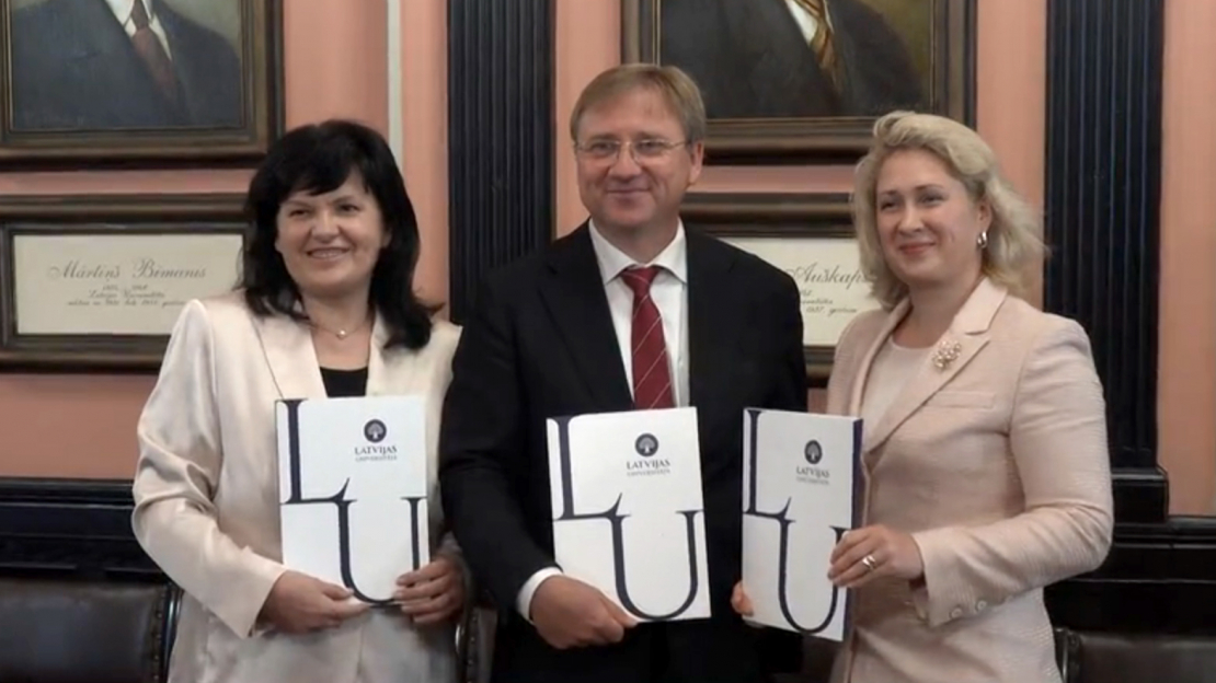 Kopā ar Izglītības ministriju parakstīts trīspusējs līgums.