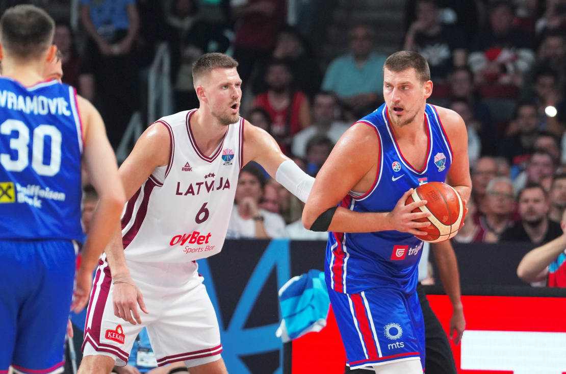 Eiropas čempionāta finālturnīra A apakšgrupas spēle basketbolā vīriešiem starp Latvijas un Serbijas valstsvienībām "Xiaomi Arēnā". Porziņģis pret Jokiču.