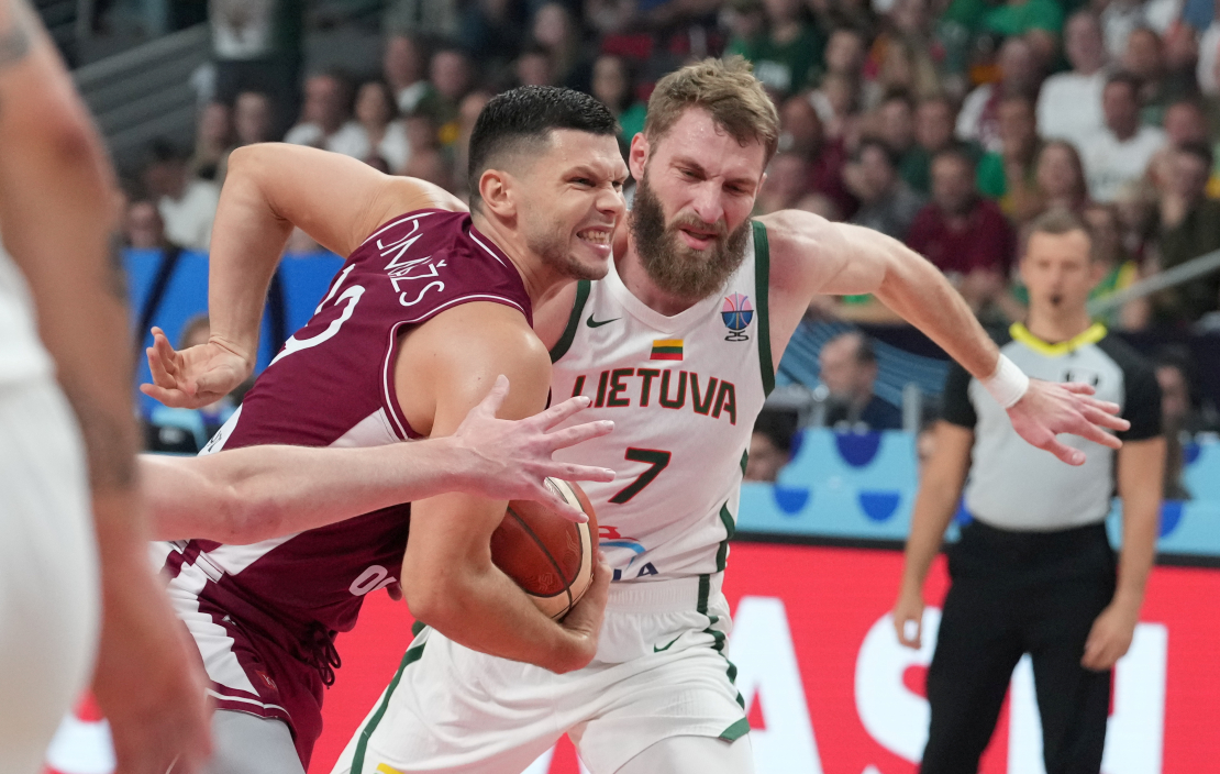 Eiropas čempionāta astotdaļfināla spēle basketbolā vīriešiem starp Latvijas un Lietuvas valstsvienībām "Xiaomi arēnā".