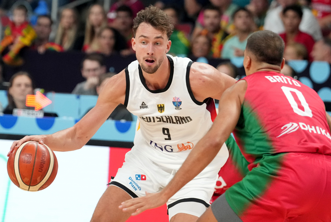 Vācijas basketbola valstsvienības spēlētājs Francs Vāgners (nr.9) Eiropas čempionāta astotdaļfināla spēlē basketbolā vīriešiem starp Vācijas un Portugāles valstsvienībām "Xiaomi arēnā".