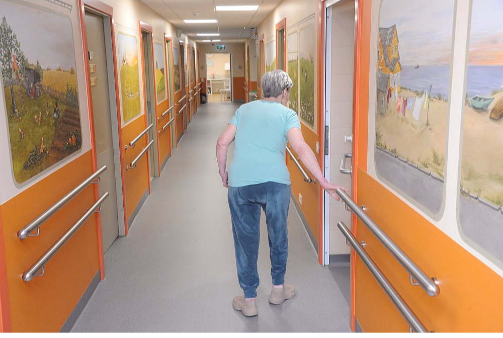 No valsts sociālās aprūpes centros dzīvojošām personām 15,7% cilvēku ir diagnosticēta demence.