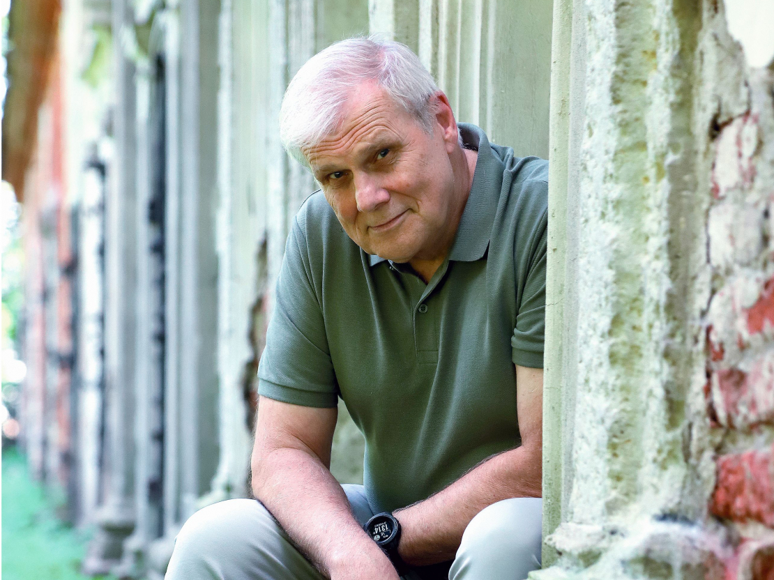 Juris Kalniņš: “Kad
šad un tad pats sev atgādinu, kāds cipars ir pasē, gandrīz vai jābrīnās – paga, paga, jau tik daudz? Es nejūtu savus gadus.”