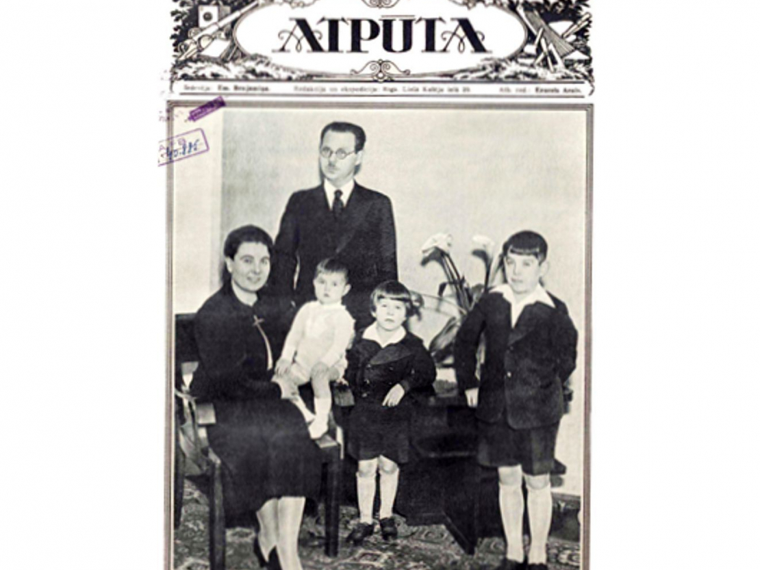 "Rīgas auduma" īpašnieki Roberts un Alma Hirši ar dēliem Ivaru, Andreju un Rūdolfu. Žurnāls “Atpūta”, 1.01.1937.