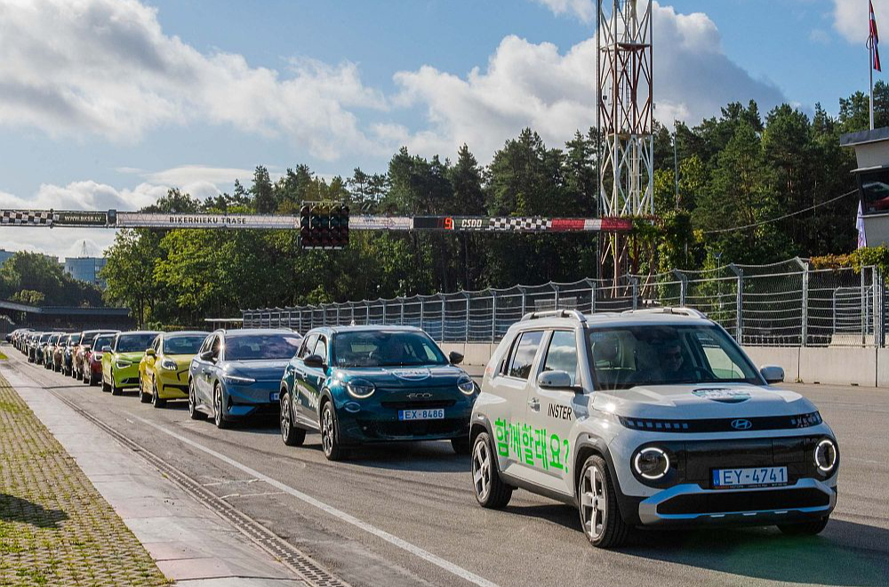No Biķernieku trases ceļā dodas "Latvijas Gada EV" titula pretendenti.