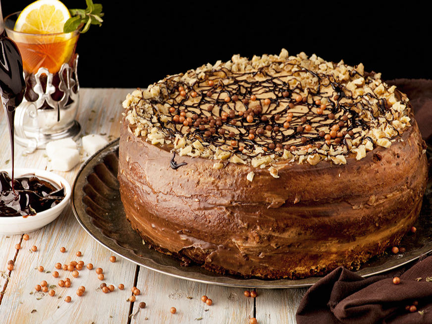 Šokolādes un putukrējuma torte.