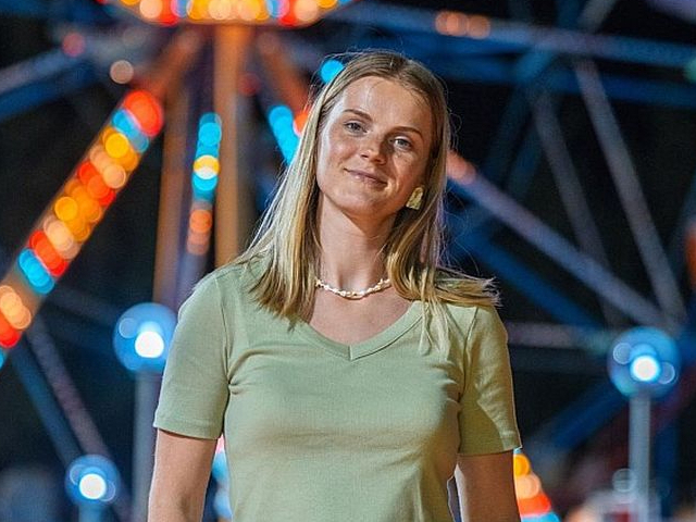 Liepājniece Baiba Kluce ir viena no "Mācītspēka" dalībniecēm – viņa sapratusi, ka nu ir īstais brīdis kļūt par franču valodas skolotāju.