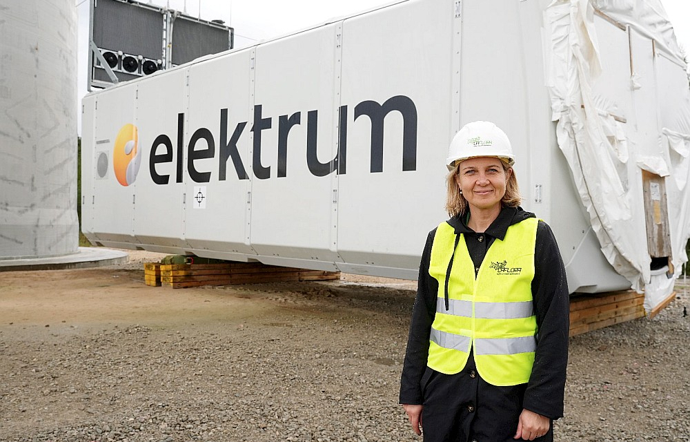 "Mūsu mērķis ir ne tikai sabūvēt pēc iespējas vairāk vēja elektrostacijas, bet arī radīt arvien vairāk labi apmaksātas darba vietas, kāpināt Latvijas IKP," saka Ilvija Boreiko, AS "Latvenergo" valdes locekle un attīstības direktore.