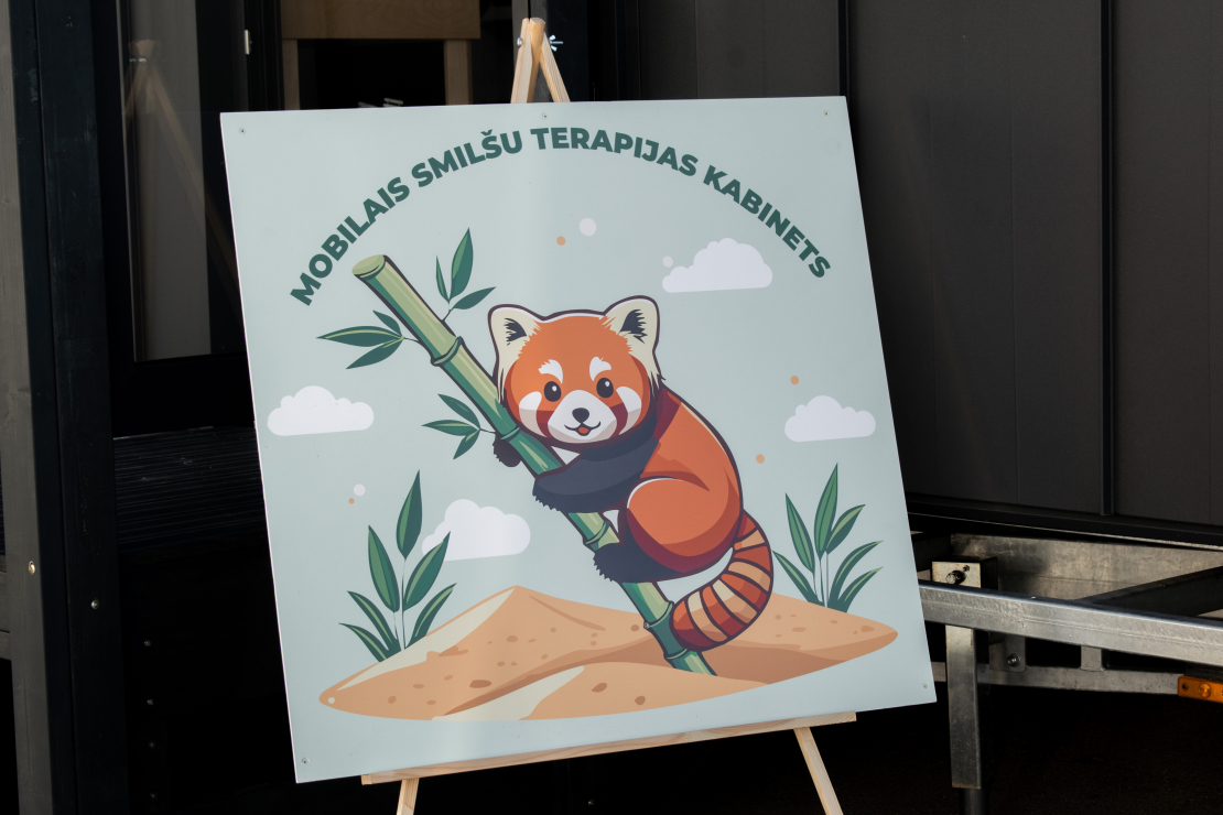 Izveidots mobilās smilšu terapijas kabinets.