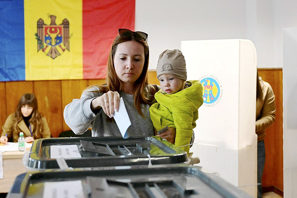 Moldovas parlamenta vēlēšanās piedalījās 52,21% balsstiesīgo pilsoņu, paziņojusi Moldovas Centrālā vēlēšanu komisija.