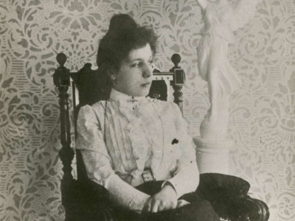 Pirmā latviešu izcelsmes zobārste Late Veibele (Šarlote Jakovļeva).