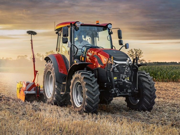 'Caase IH Farmall'