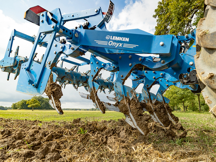 'Lemken Onyx' irdinātājs.