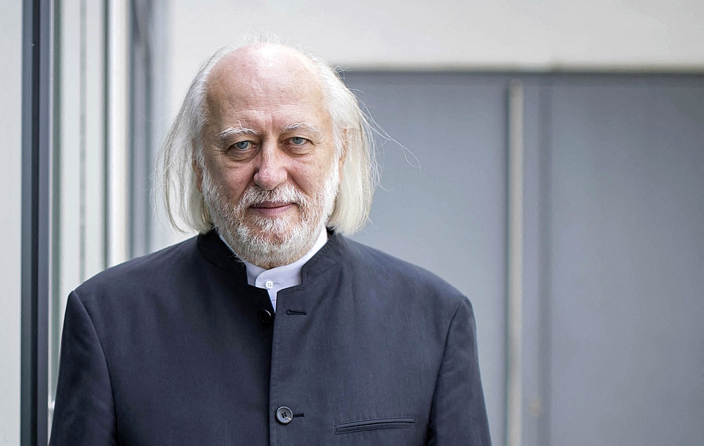 Lāslo Krasnahorkai.